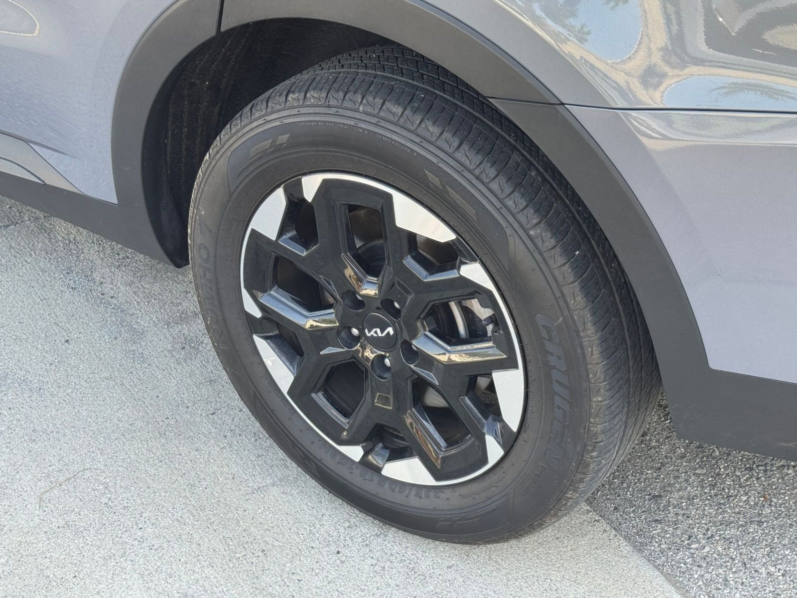 Used 2024 Kia Sorento S image 33
