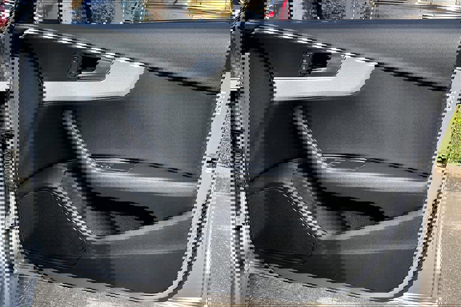 Used 2017 Audi A4 2.0T Ultra Premium w/ Convenience Package image 20