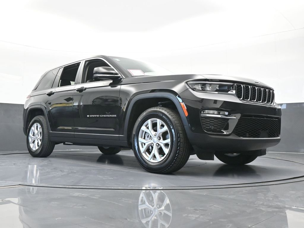 Used 2024 Jeep Grand Cherokee Limited w/ Luxury Tech Group II image 70