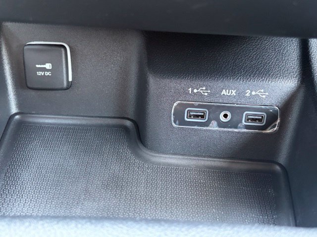 Used 2019 Dodge Durango SXT w/ 3rd Row Seating Group RWD image 22