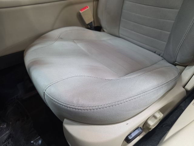 Used 2017 Ford Taurus SE image 26