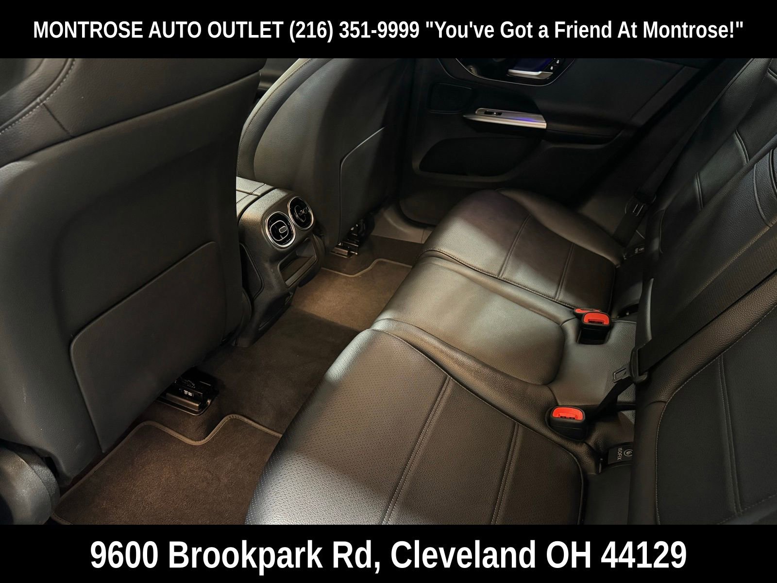 Used 2023 Mercedes-Benz GLC 300 4MATIC image 34