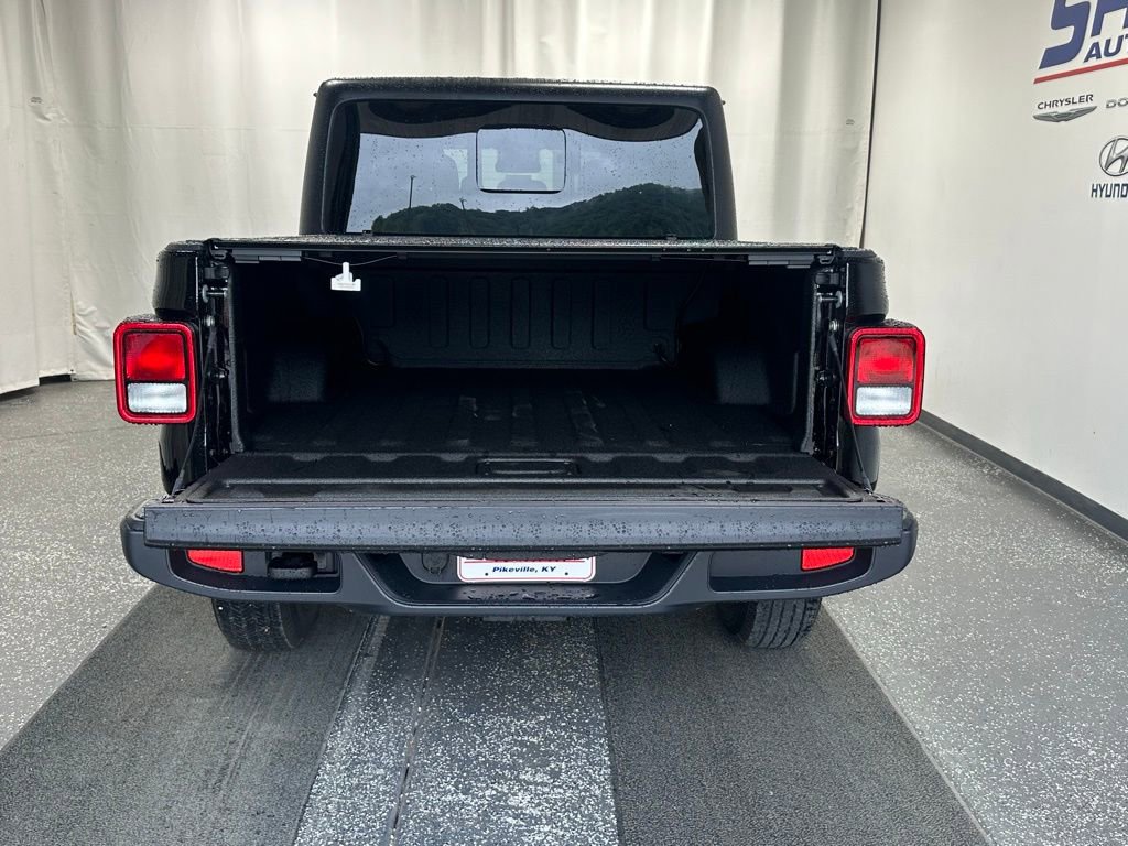 New 2025 Jeep Gladiator Sport AWD/4WD image 7