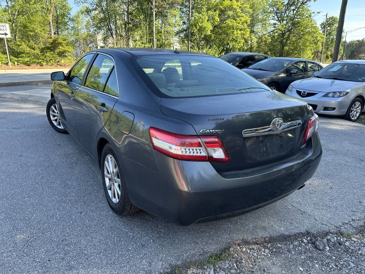 Used 2011 Toyota Camry XLE w/ XLE Extra-Value Pkg #2 image 7