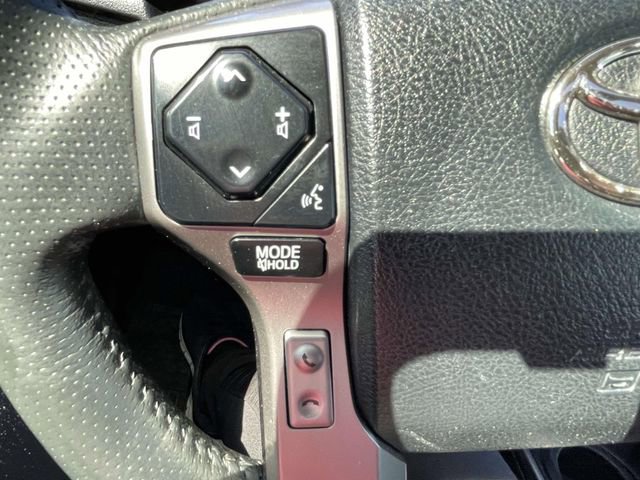 Used 2022 Toyota 4Runner Limited AWD/4WD image 25