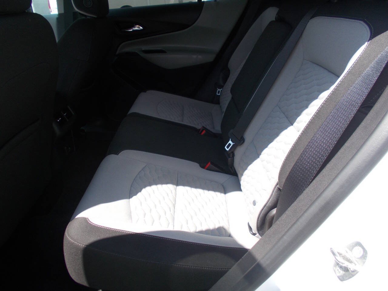 Used 2019 Chevrolet Equinox LS w/ LS Convenience Package AWD/4WD image 6