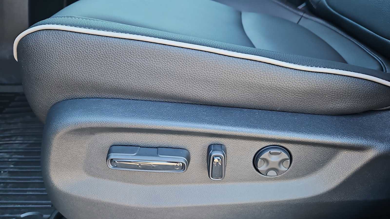 New 2026 Honda Odyssey Touring image 13