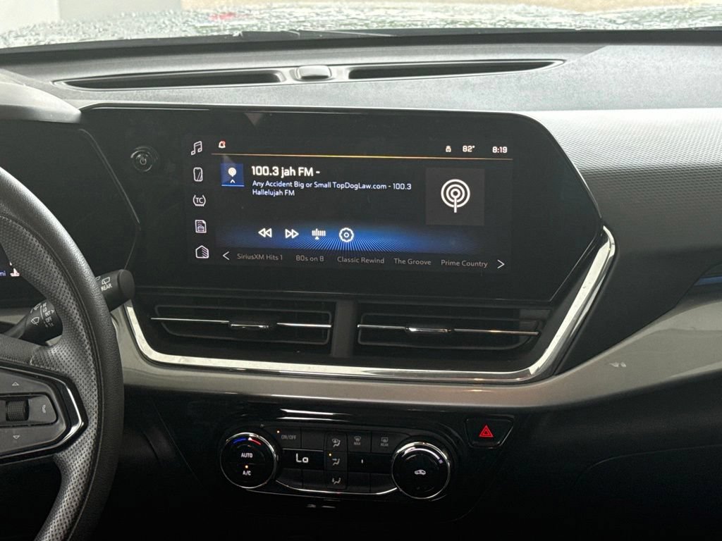 Used 2024 Chevrolet Trax LT FWD image 16