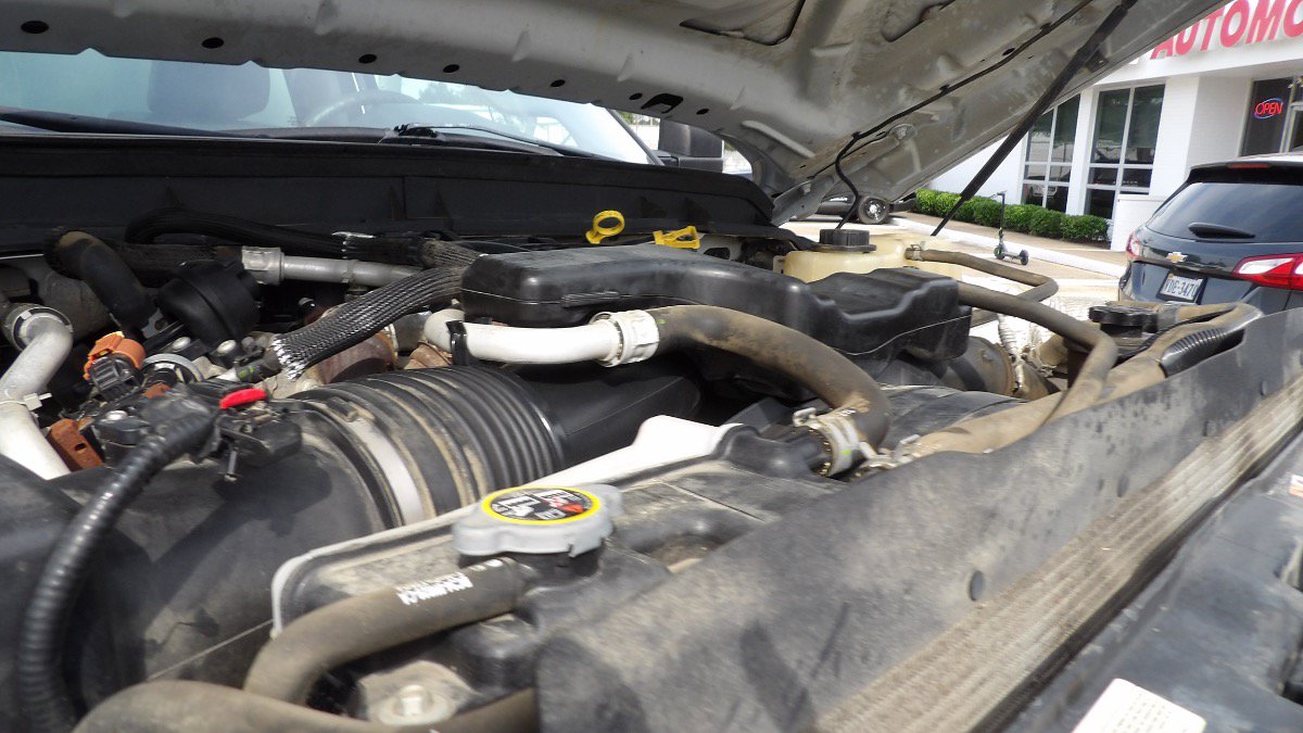 Used 2014 Ford F550 2WD Regular Cab Super Duty image 32