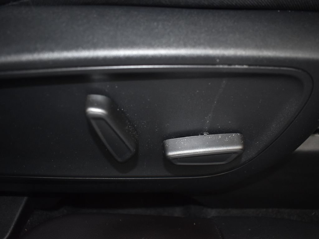 Used 2024 Ford Escape Platinum w/ Premium Technology Package AWD/4WD image 39