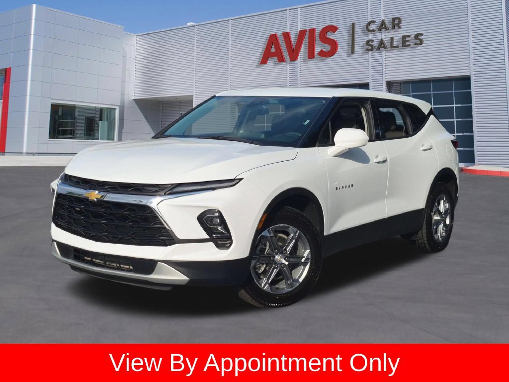 Used 2025 Chevrolet Blazer LT FWD image 1