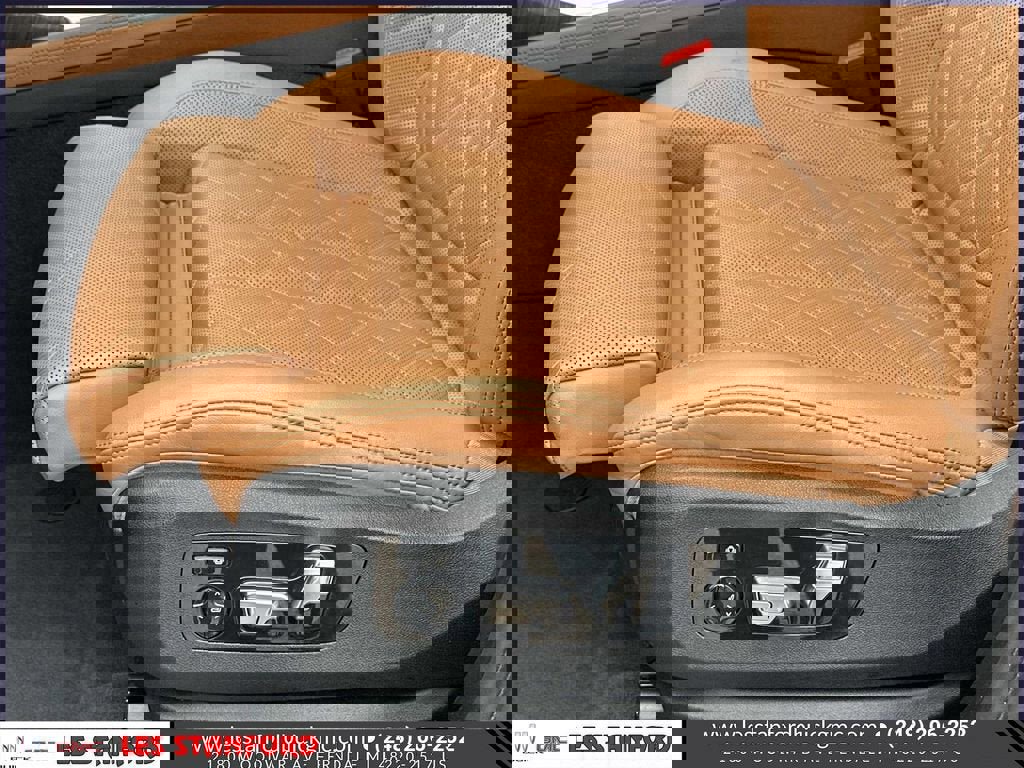 Used 2023 BMW X7 xDrive40i w/ Executive Package image 20