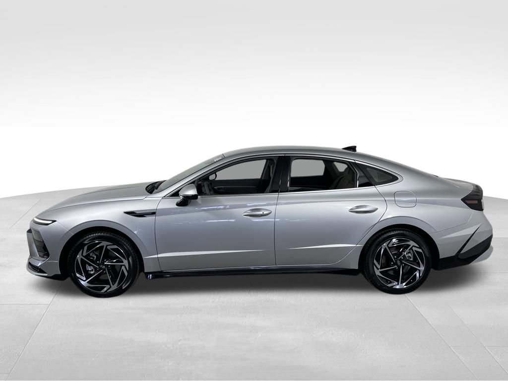 New 2026 Hyundai Sonata SEL FWD image 2
