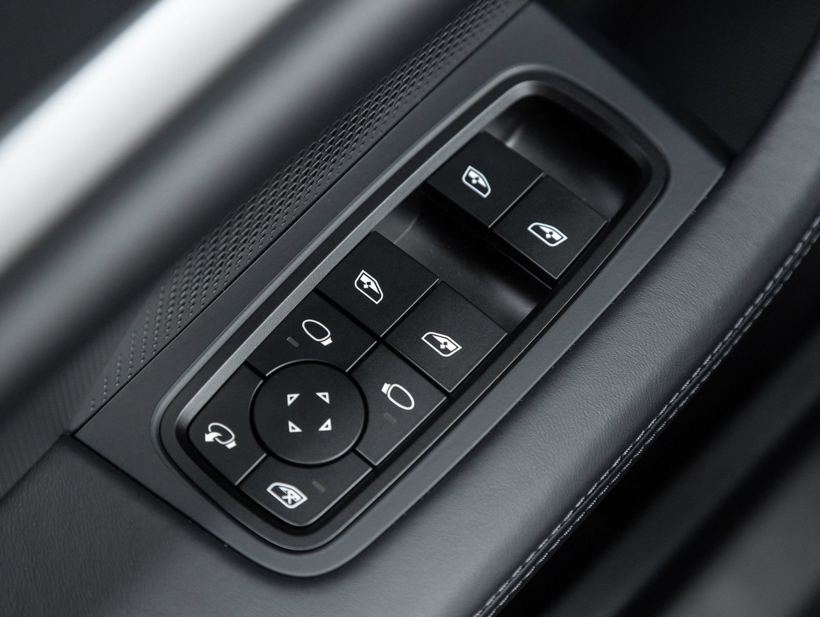 Certified 2026 Porsche Taycan AWD/4WD image 20