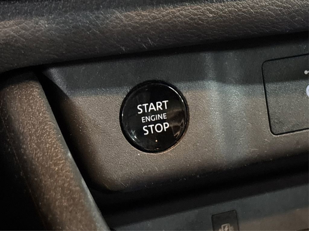 Used 2024 Nissan Rogue SL w/ SL Premium Package image 28