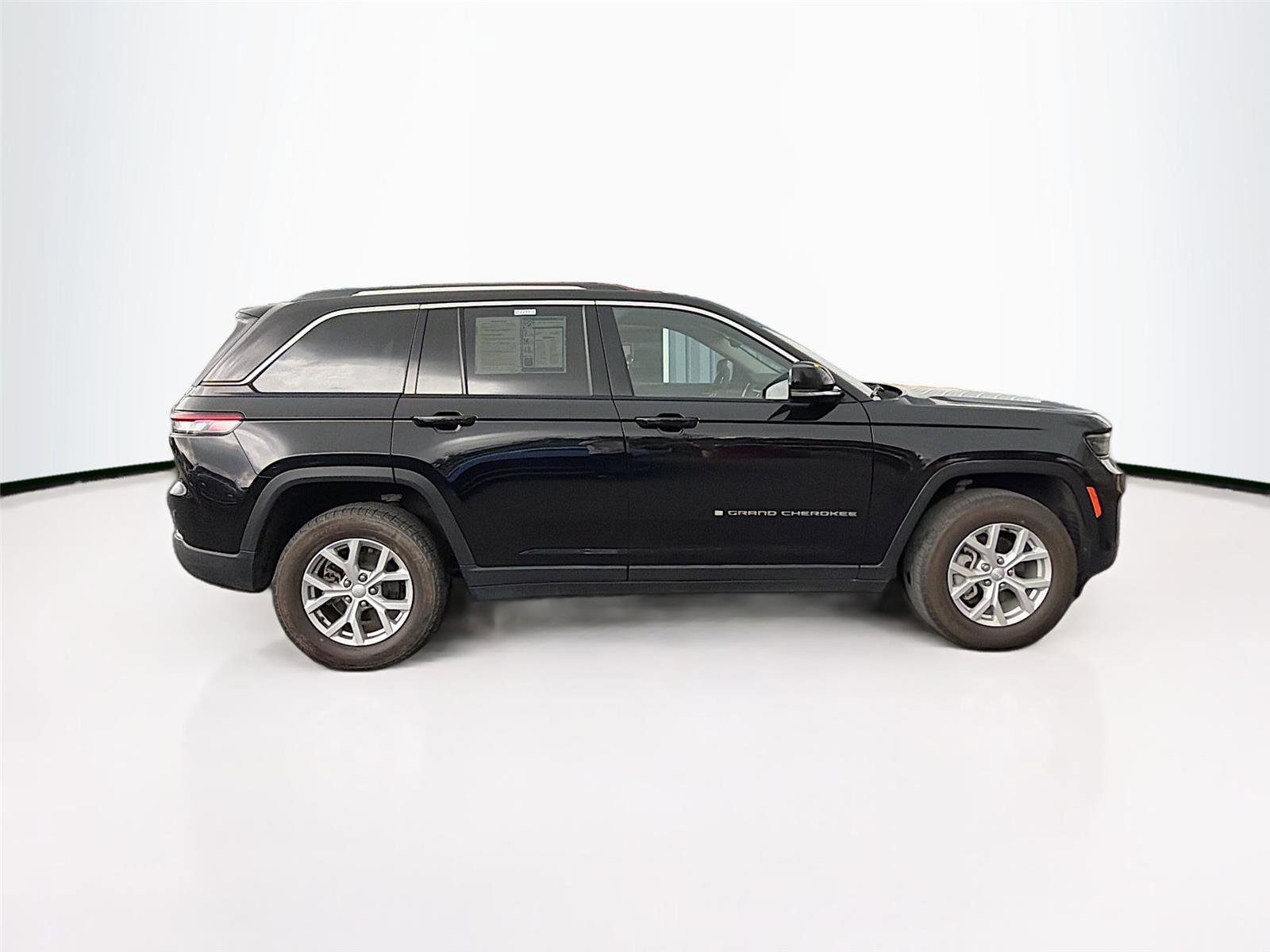 Used 2023 Jeep Grand Cherokee Limited image 8