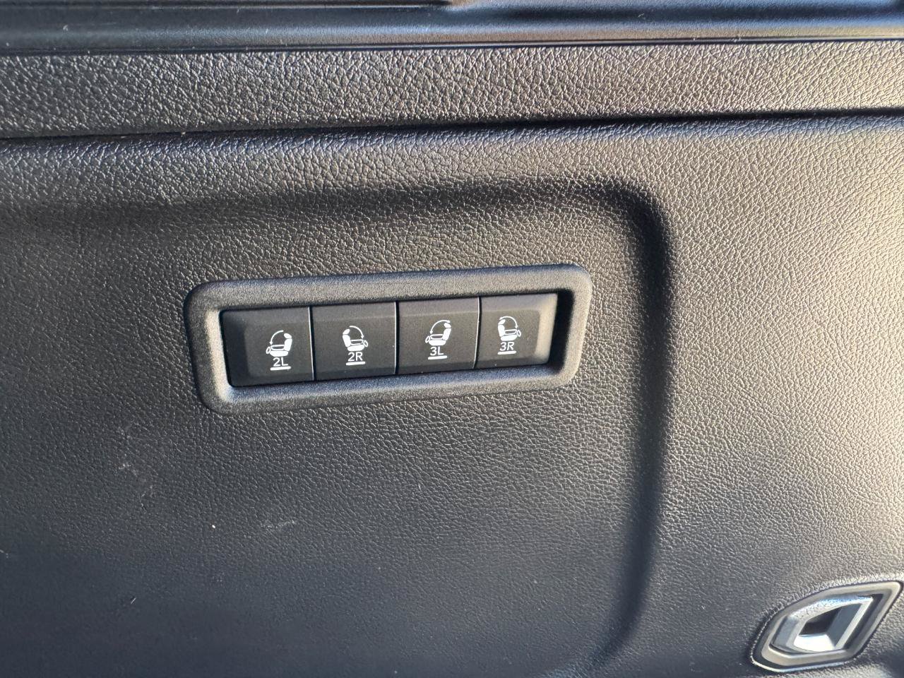 Used 2024 Jeep Wagoneer L Series II RWD image 15