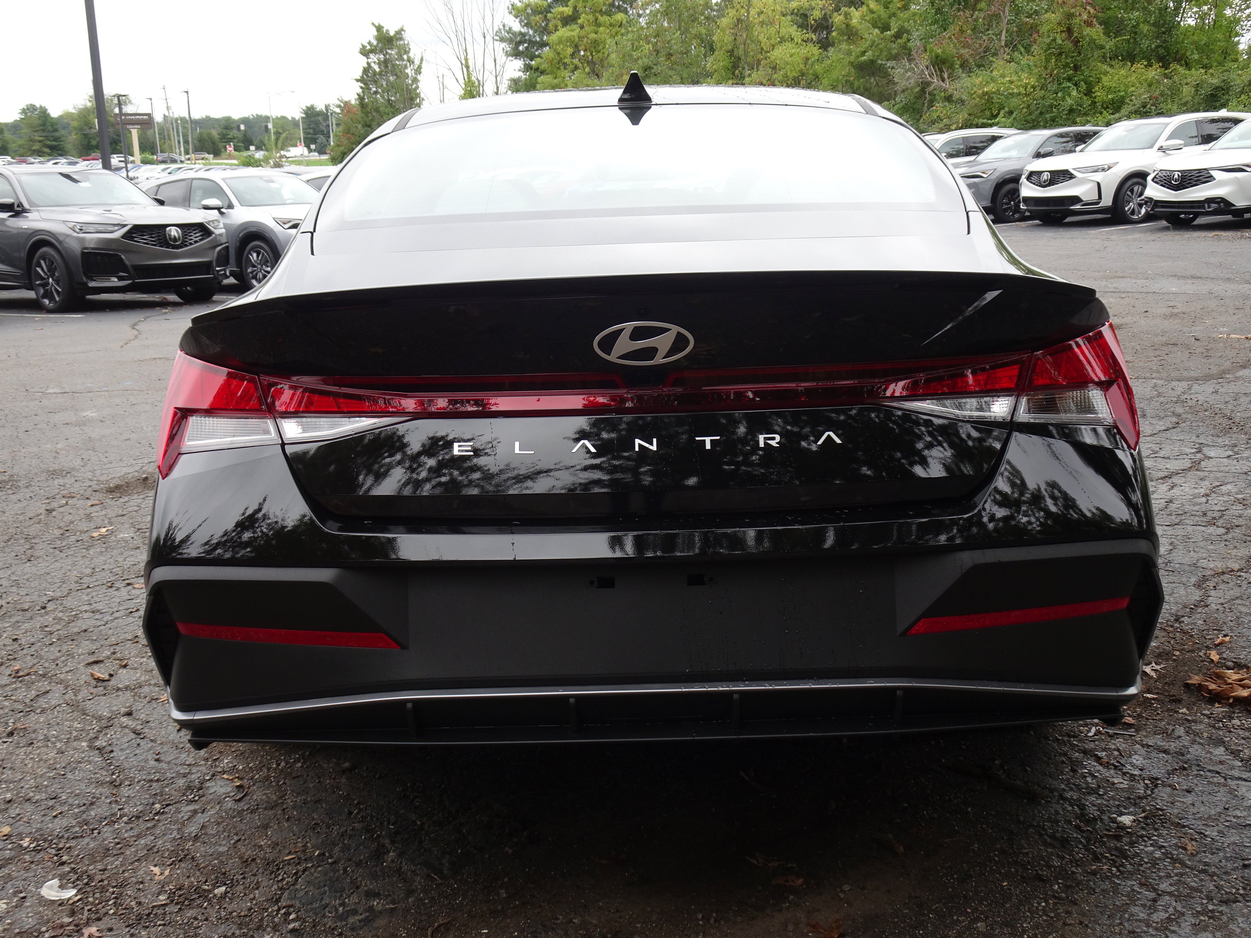 New 2026 Hyundai Elantra SEL Sport FWD image 4