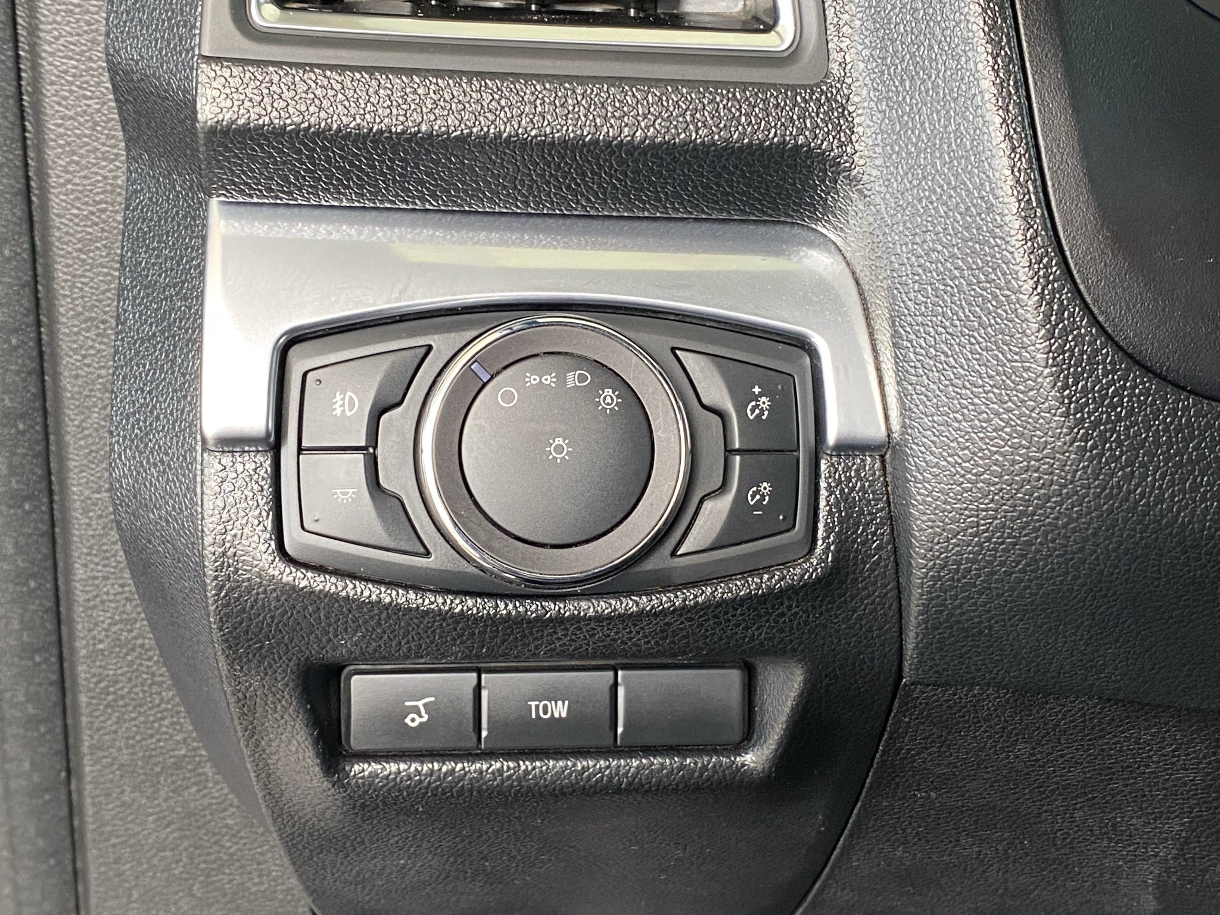 Used 2019 Ford Explorer Limited w/ Ford Safe & Smart Package AWD/4WD image 33