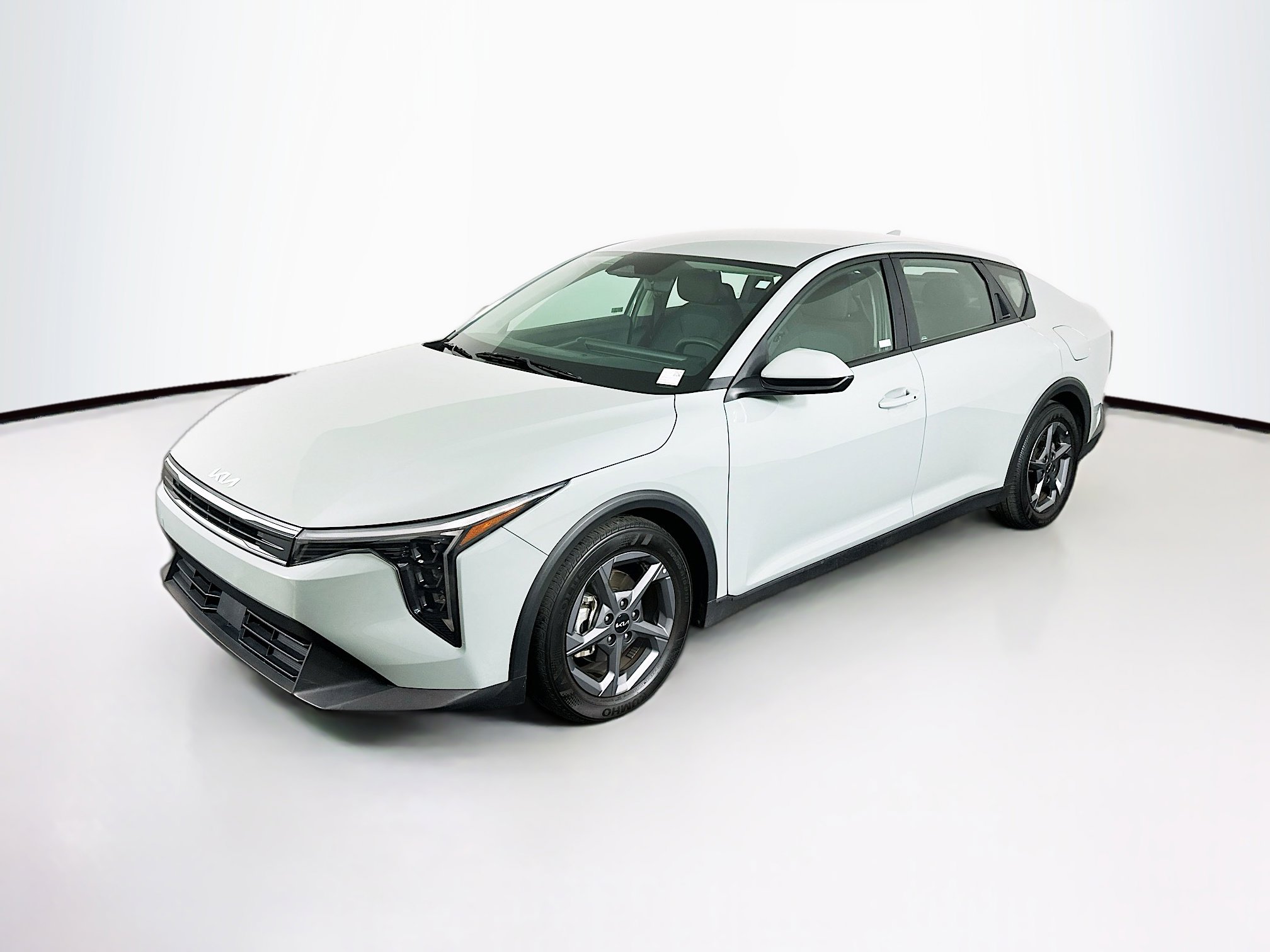 Used 2025 Kia K4 LXS image 3