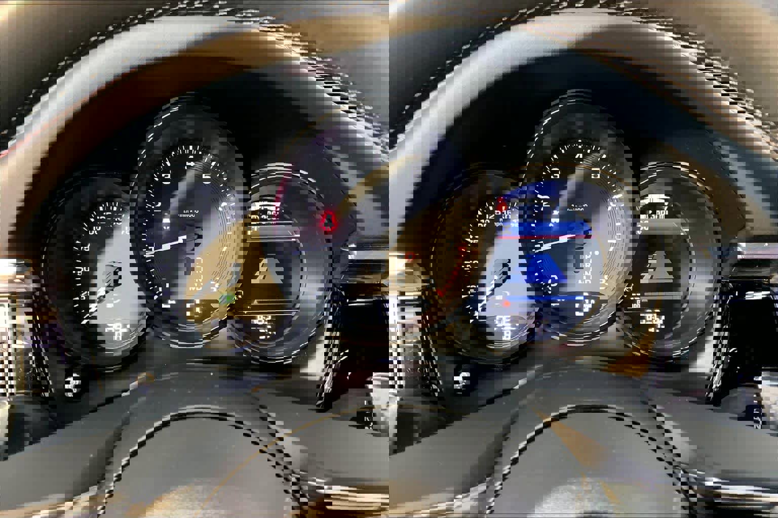 Used 2025 Porsche Macan image 29