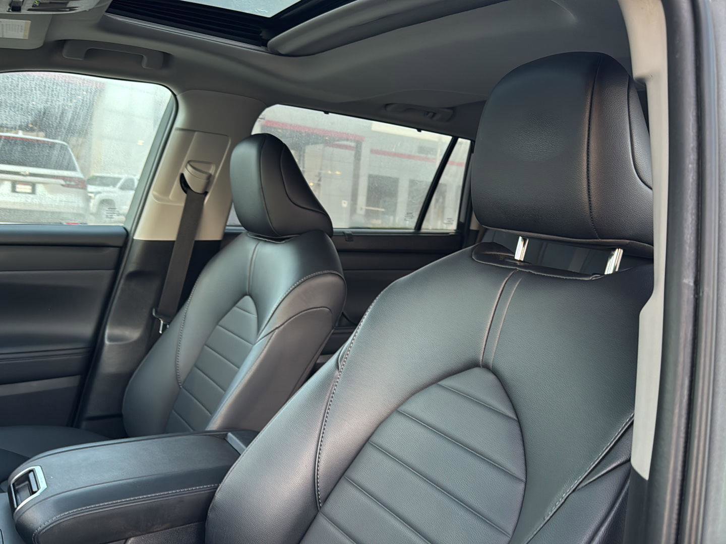 Used 2024 Toyota Highlander XLE image 26
