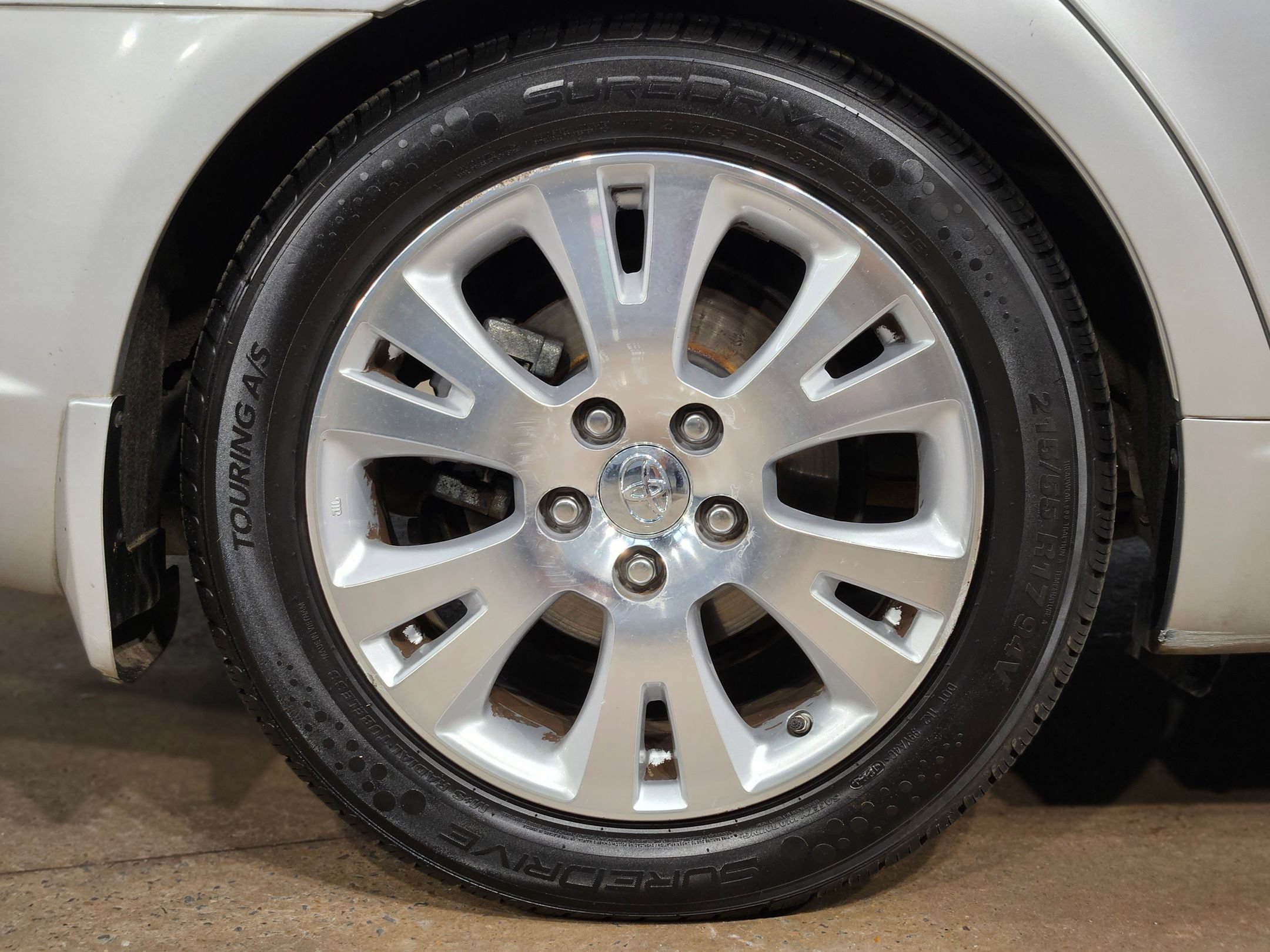 Used 2009 Toyota Avalon XLS FWD image 17