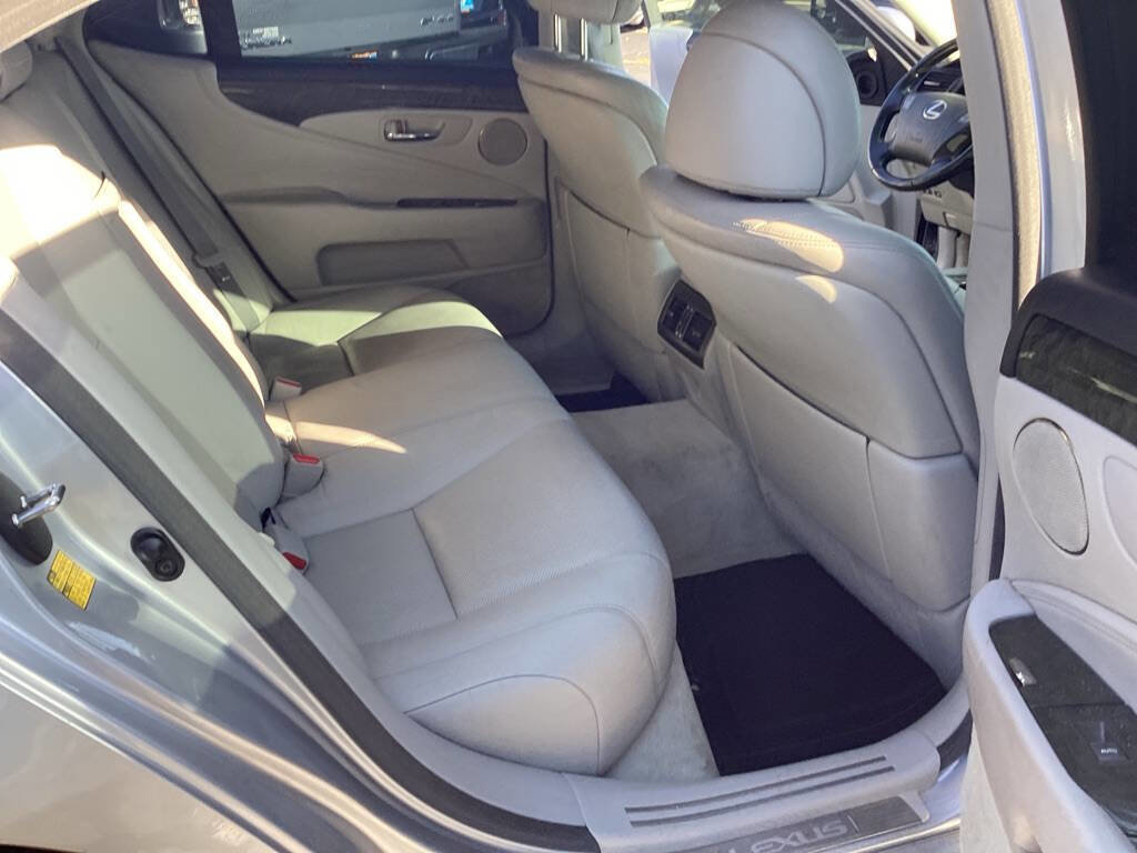 Used 2010 Lexus LS 460 RWD image 16