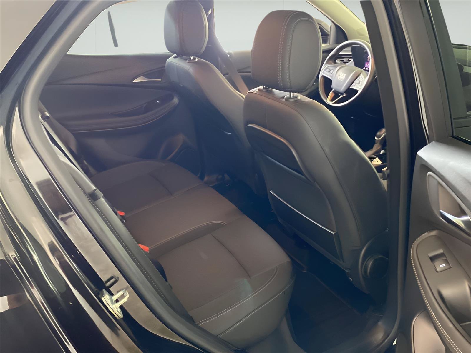 Certified 2024 Buick Encore GX Preferred w/ Comfort Package FWD image 21
