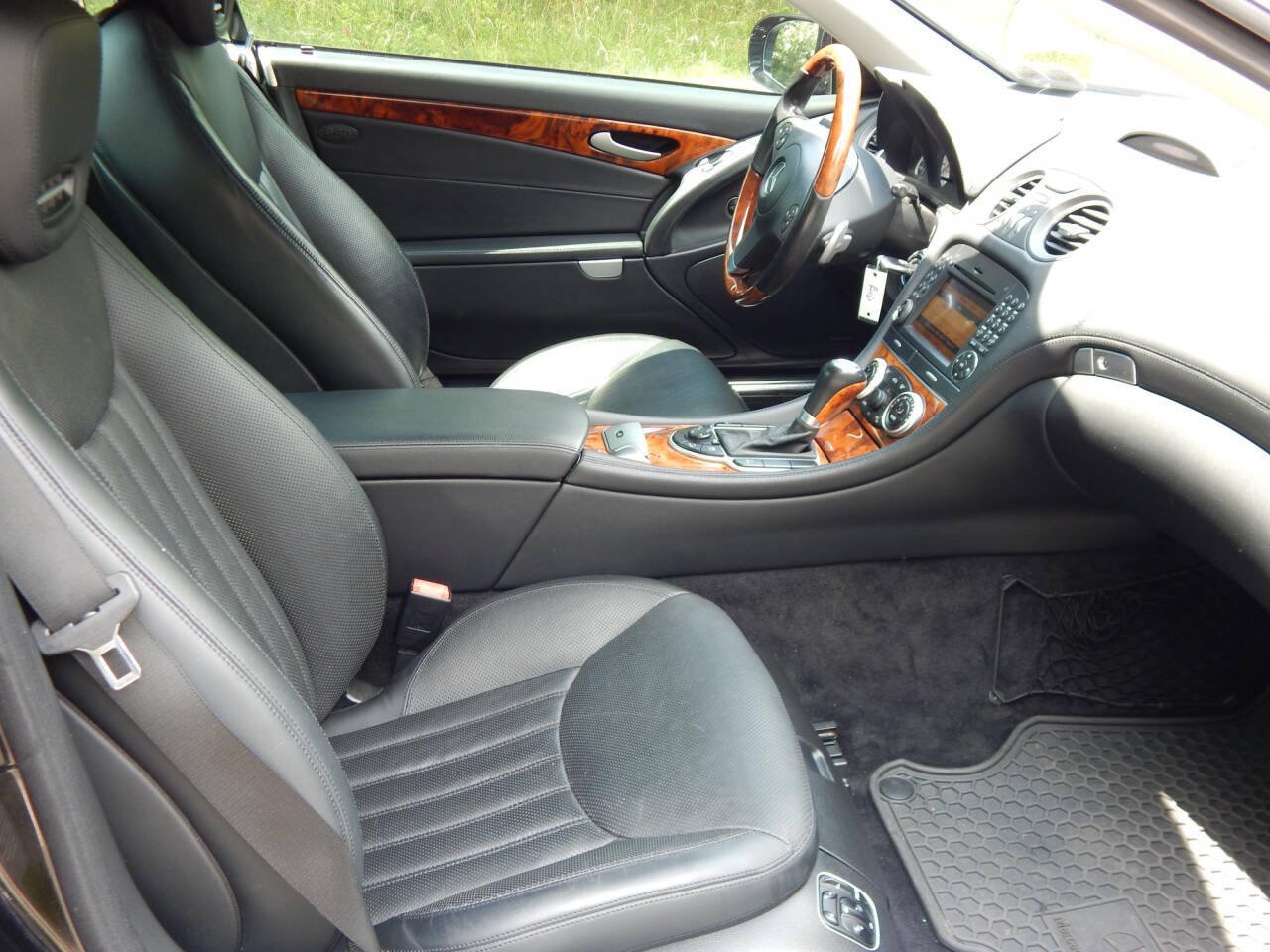 Used 2009 Mercedes-Benz SL 550 image 15