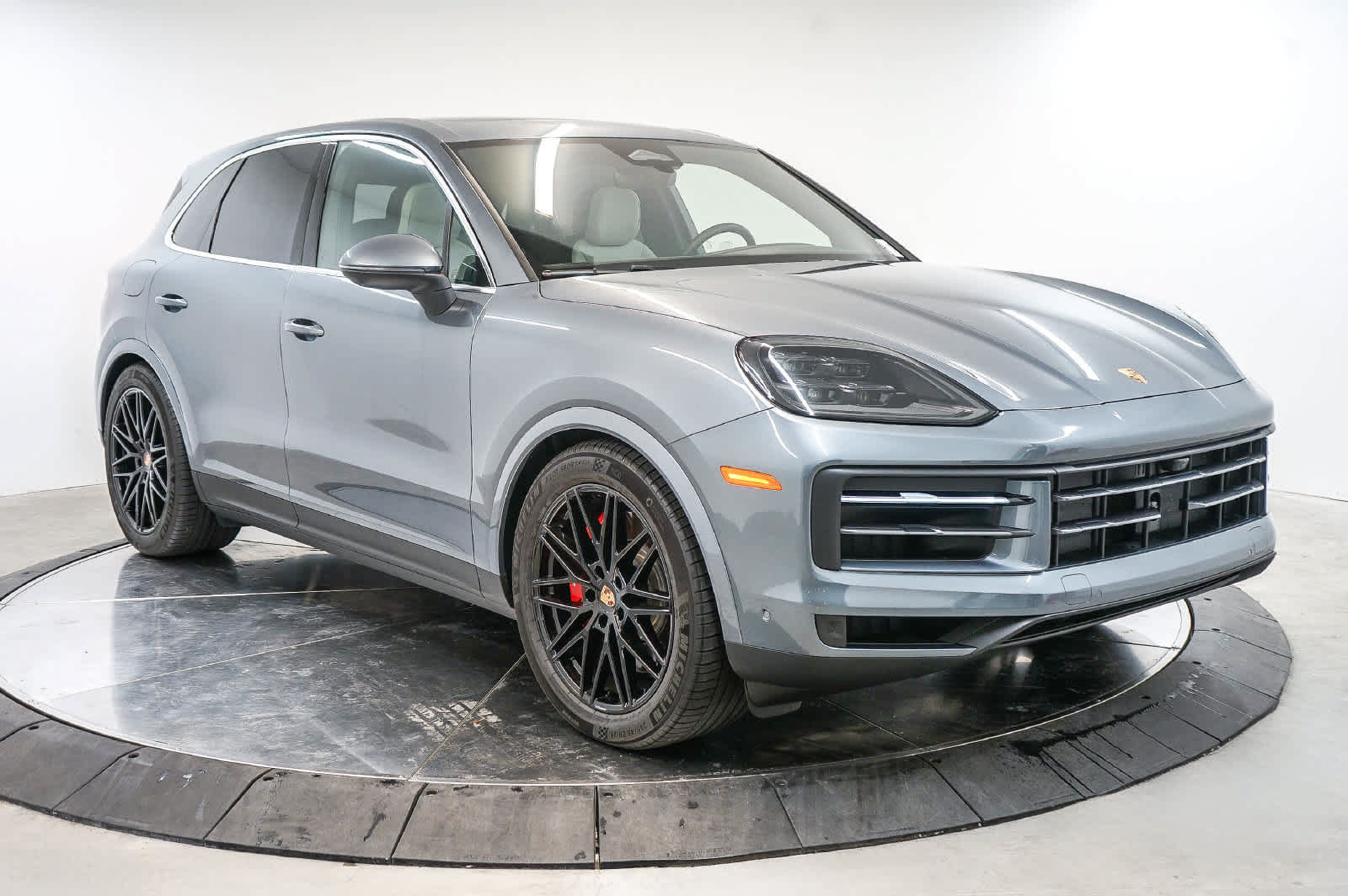 Certified 2026 Porsche Cayenne S AWD/4WD image 6