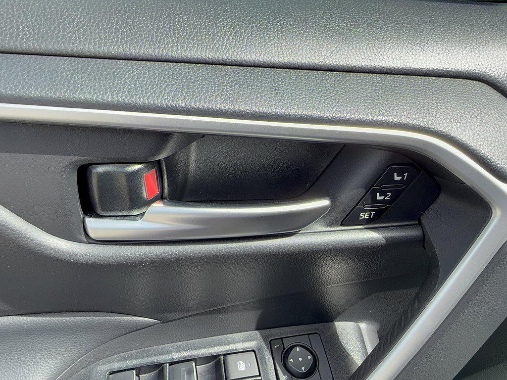 Used 2025 Toyota RAV4 XLE Premium w/ Weather Package FWD image 9