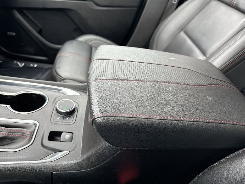 Used 2023 Chevrolet Traverse RS image 21