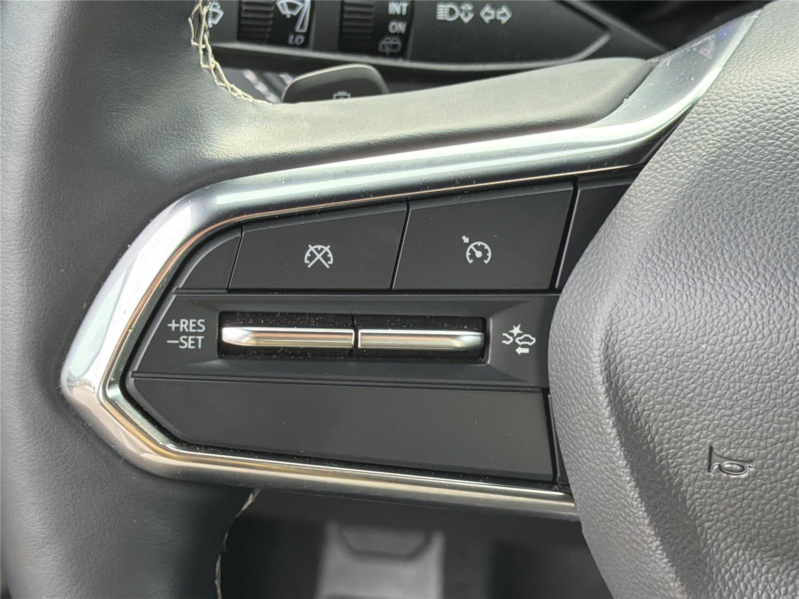 Used 2024 Chevrolet Blazer EV LT AWD/4WD image 25