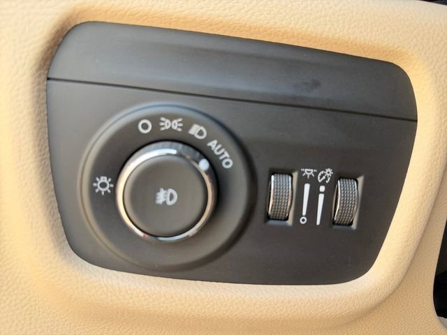 Used 2023 Jeep Grand Cherokee L Limited image 4