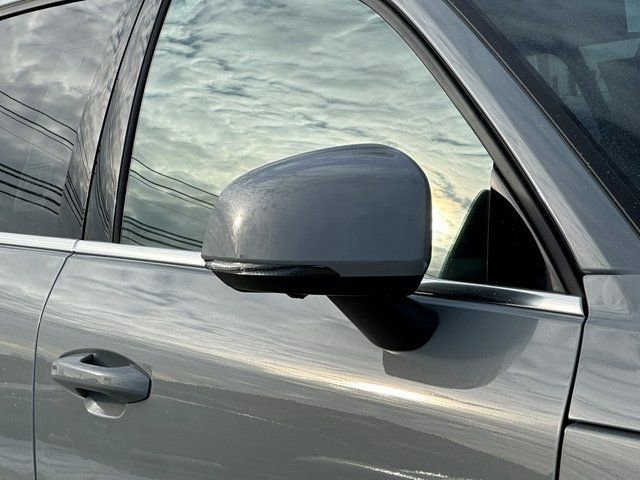 New 2025 Volvo XC40 B5 Plus w/ Climate Package image 5