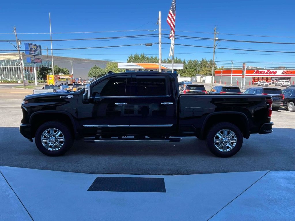 Certified 2024 Chevrolet Silverado 2500 High Country w/ High Country Premium Package AWD/4WD image 6