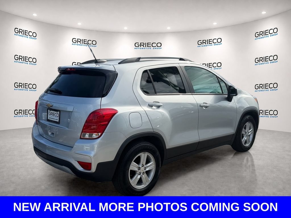 Used 2022 Chevrolet Trax LT w/ LT Convenience Package FWD image 7