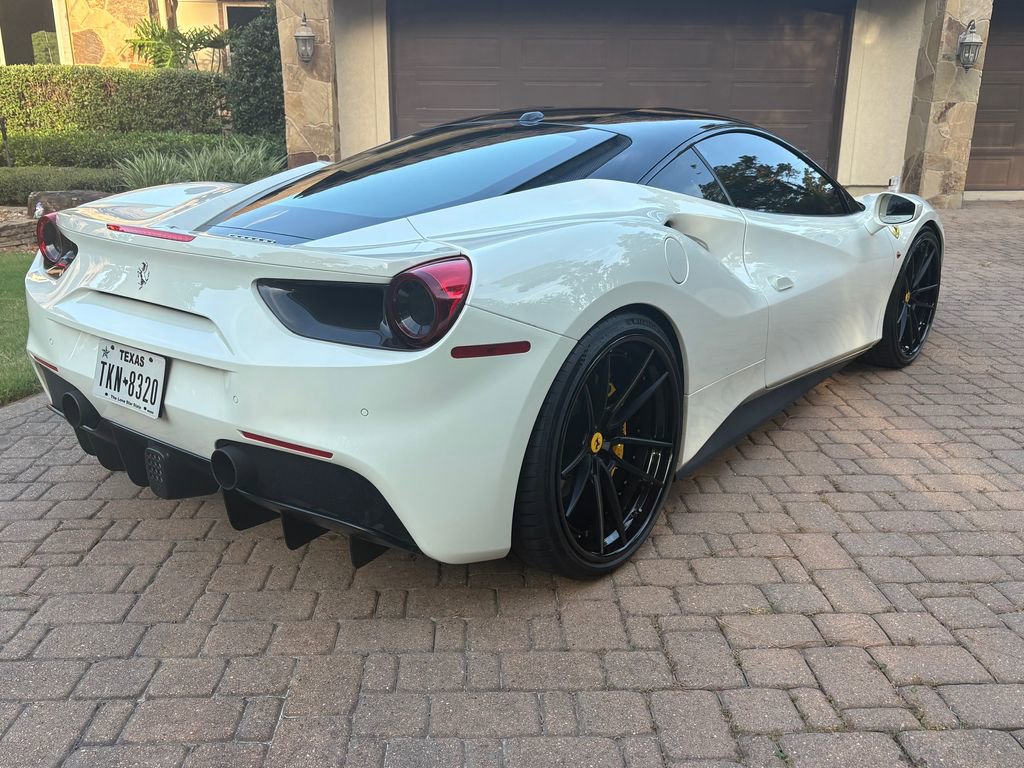 Used 2019 Ferrari 488 GTB image 4