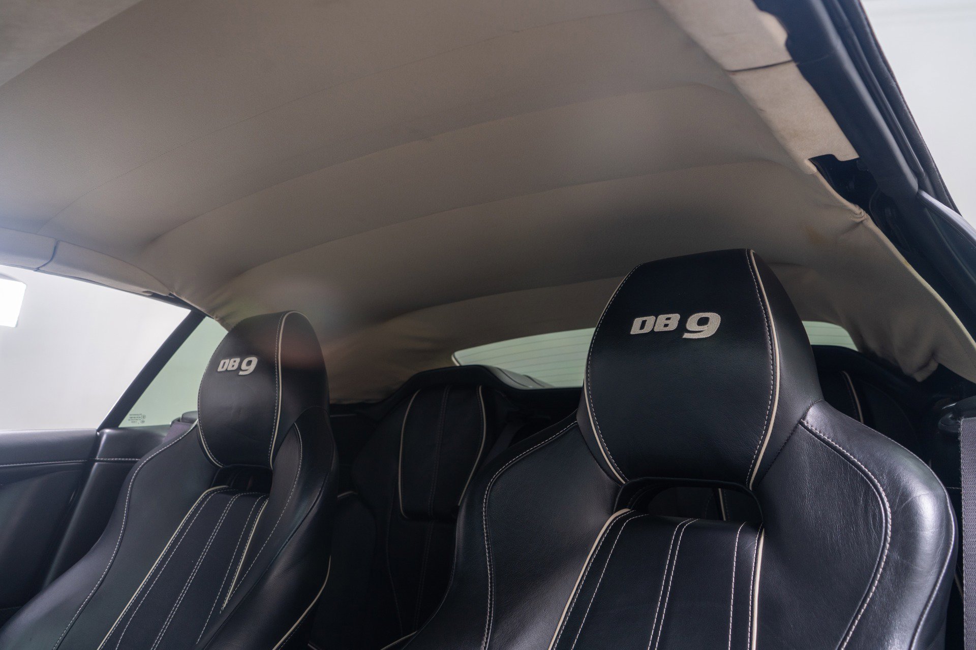 Used 2014 Aston Martin DB9 Volante image 42