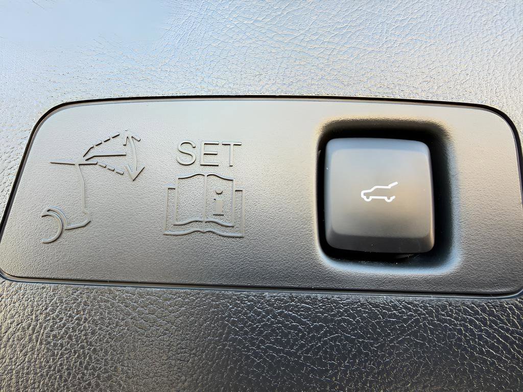 Used 2023 Lincoln Corsair Reserve image 9