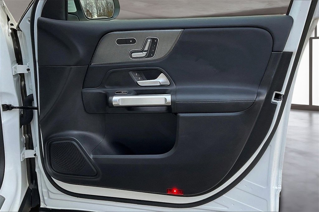 Used 2021 Mercedes-Benz GLB 250 GLB 250 image 27