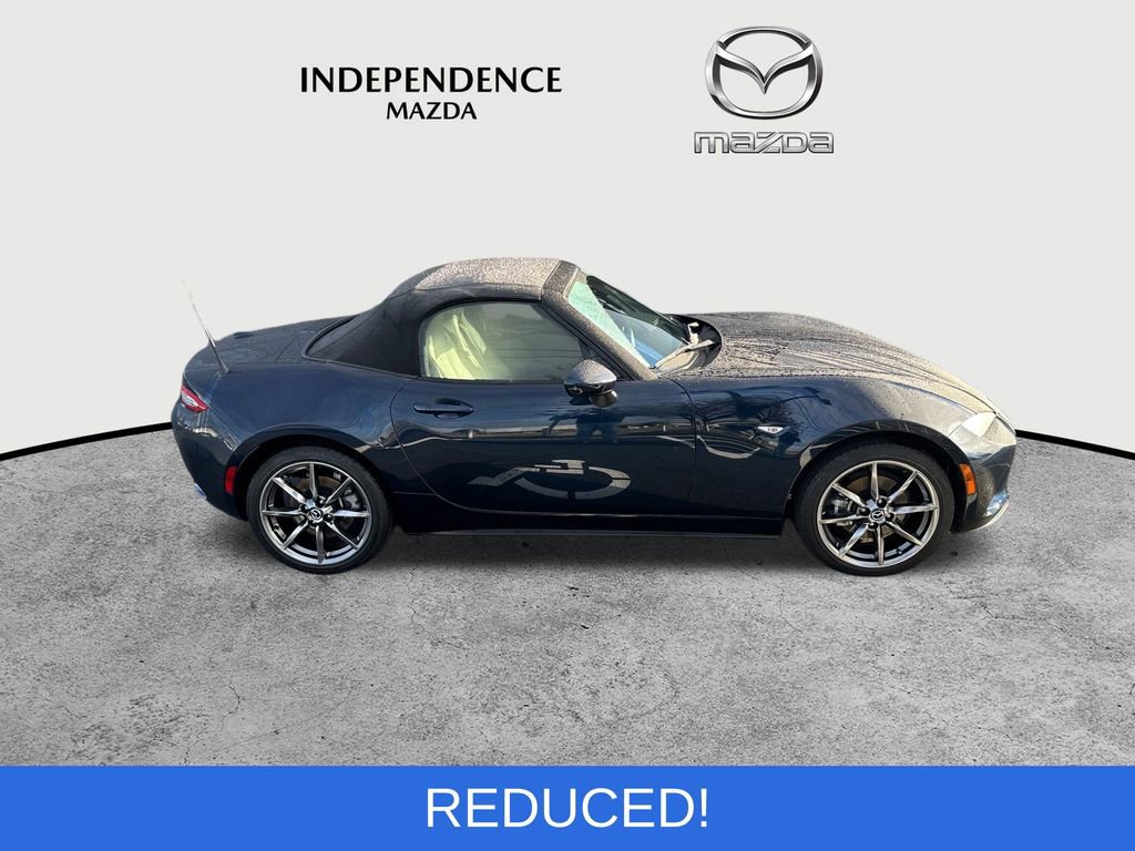 Used 2021 MAZDA MX-5 Miata Grand Touring image 2