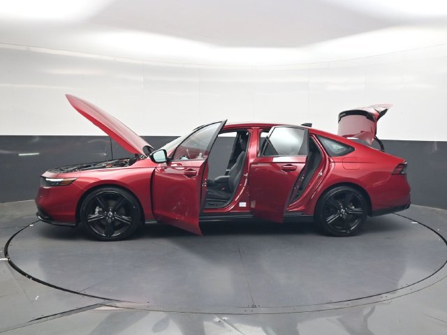 Used 2023 Honda Accord Sport image 40