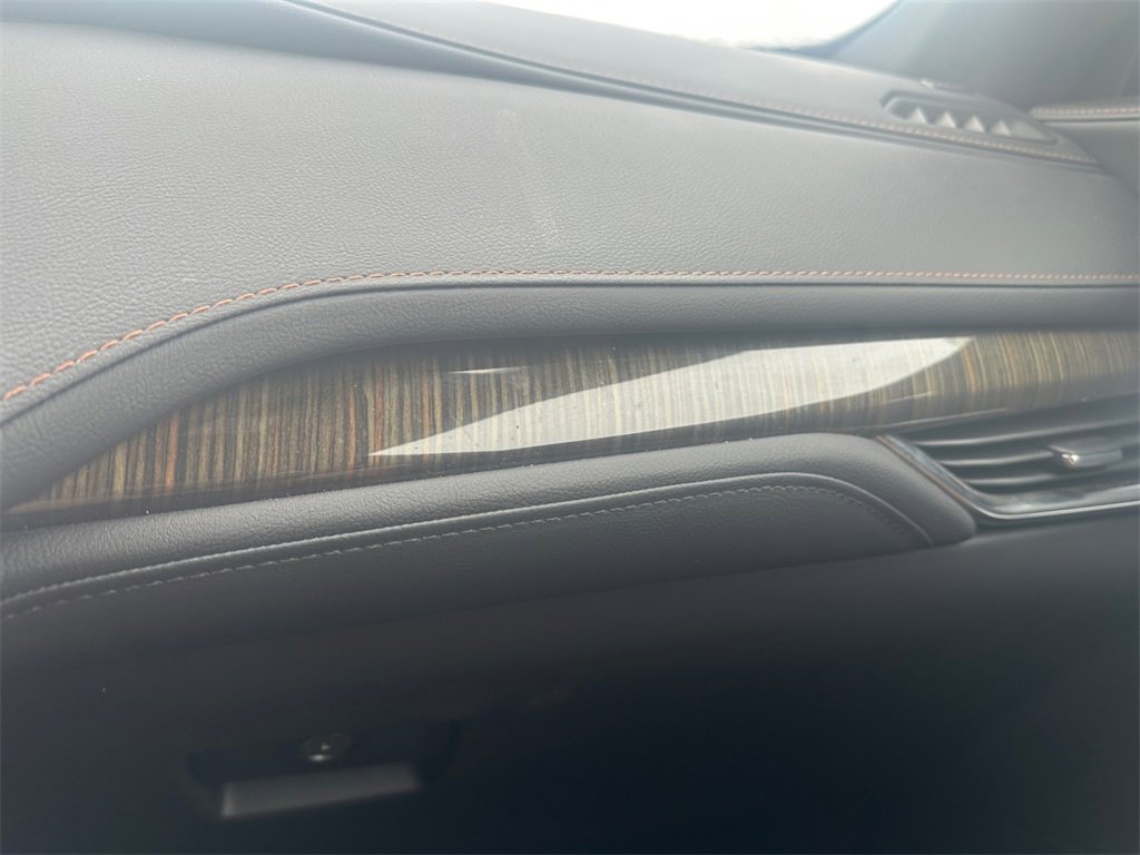 Used 2021 Cadillac XT4 Premium Luxury image 34