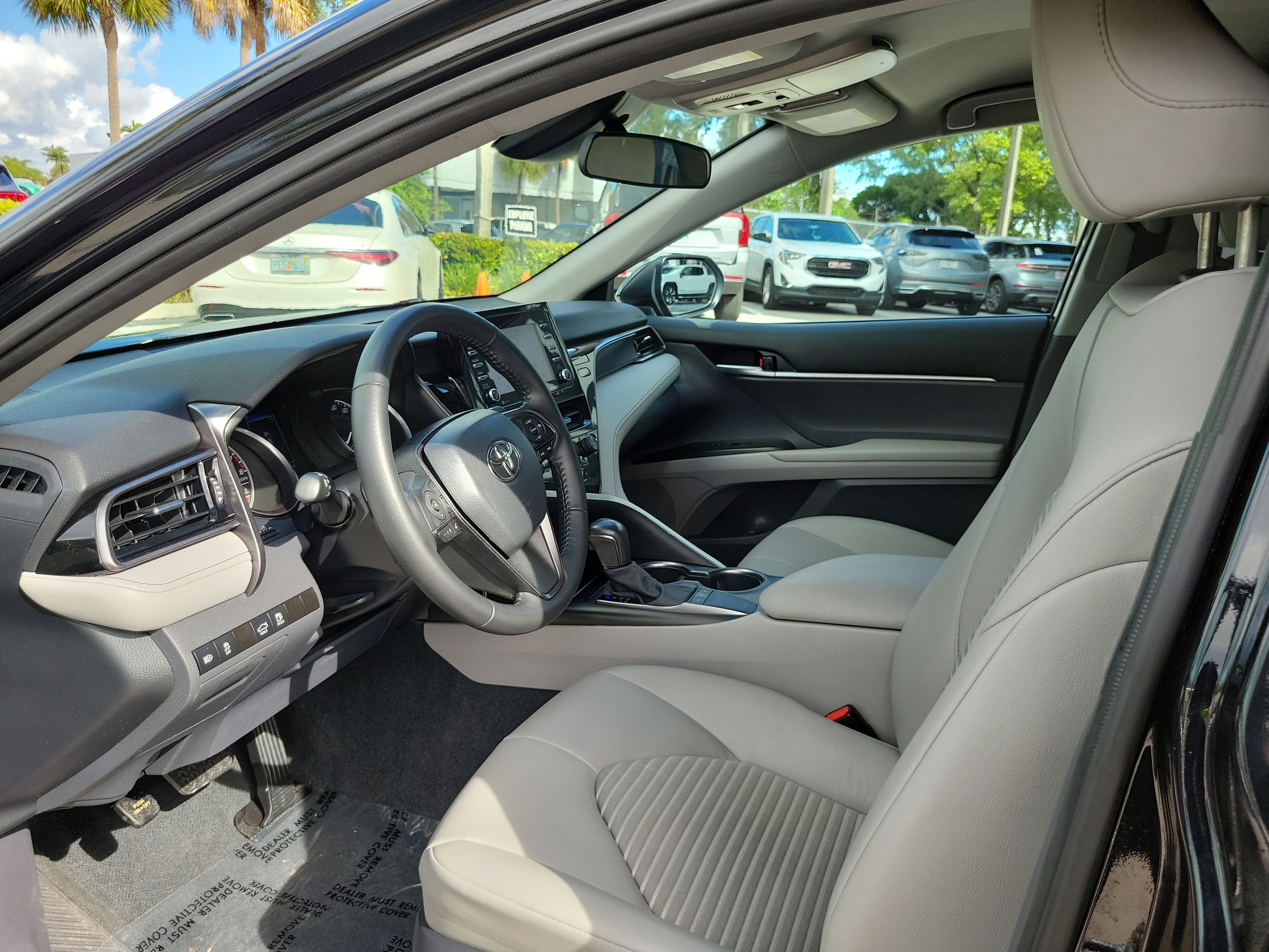 Used 2024 Toyota Camry SE image 8