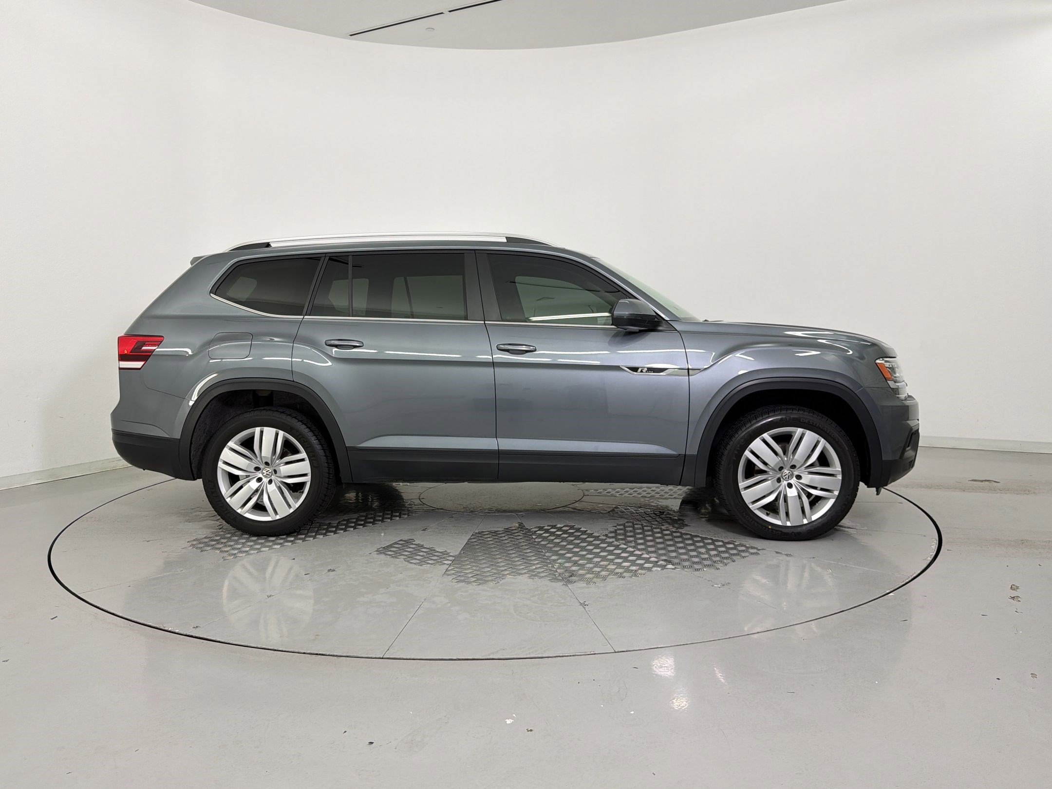 Used 2019 Volkswagen Atlas SE FWD image 8