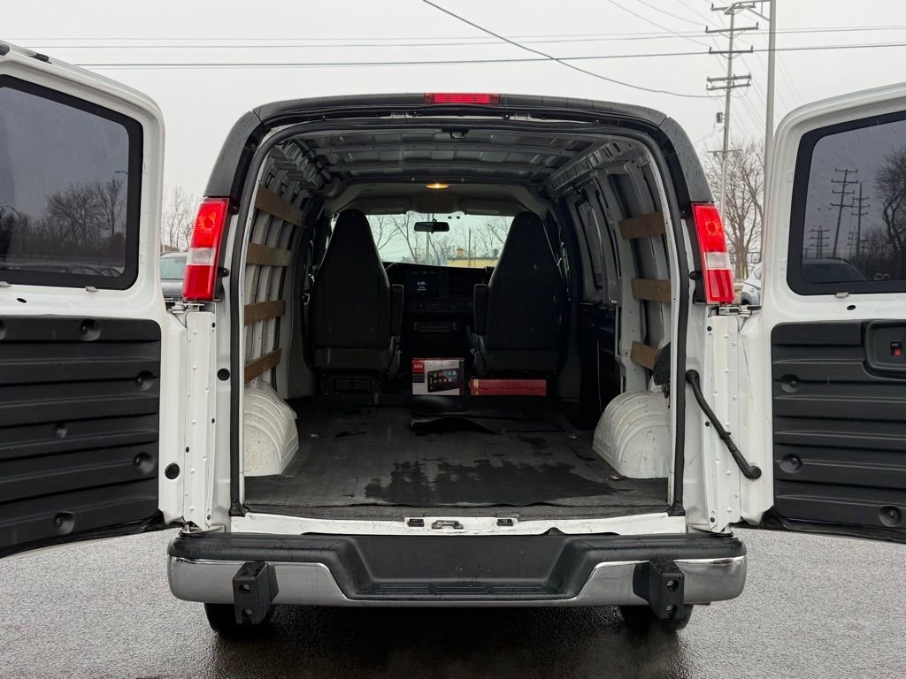 Used 2019 GMC Savana 2500 w/ Driver Convenience Package image 7