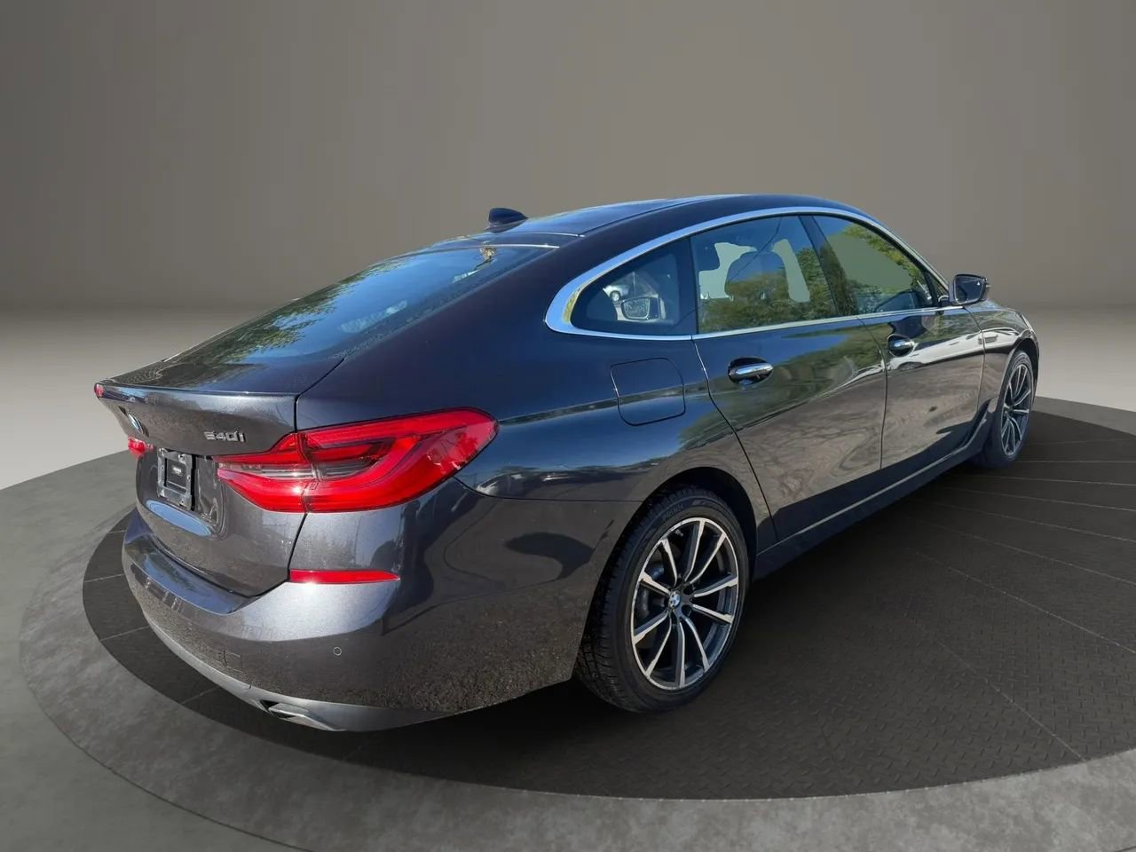 Used 2018 BMW 640i Gran Turismo xDrive w/ Luxury Seating Package AWD/4WD image 5