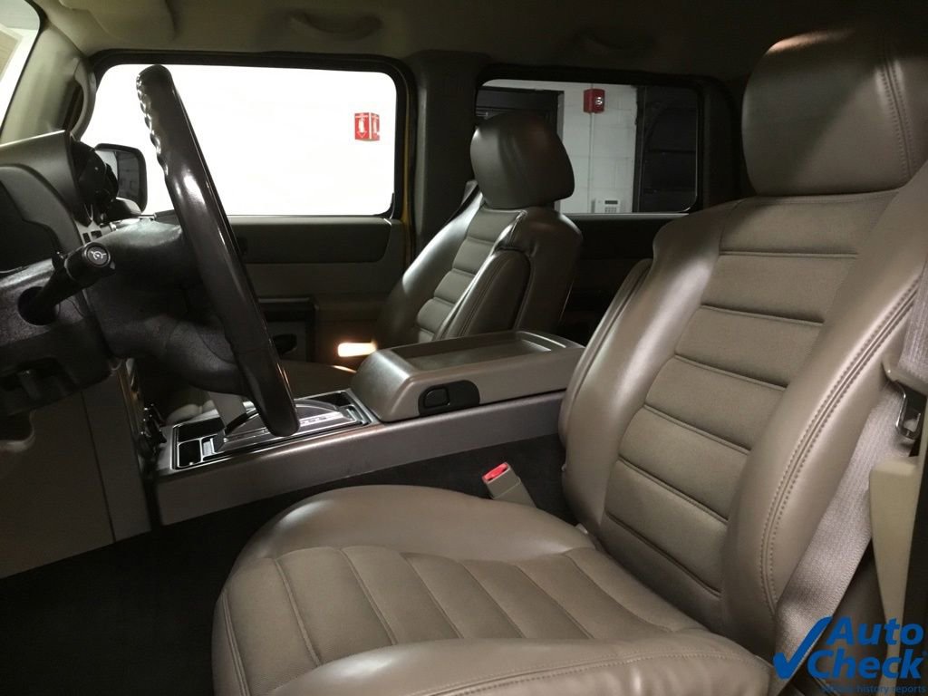 Used 2003 HUMMER H2 w/ Preferred Equipment Group image 28